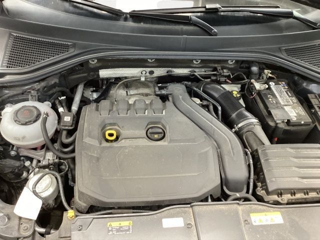 Volkswagen T-Roc 1.5 TSI Sport - Samsaru's Car Outlet