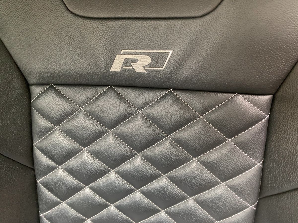 Volkswagen T-Roc 1.5 TSI R-LINE - Samsaru's Car Outlet