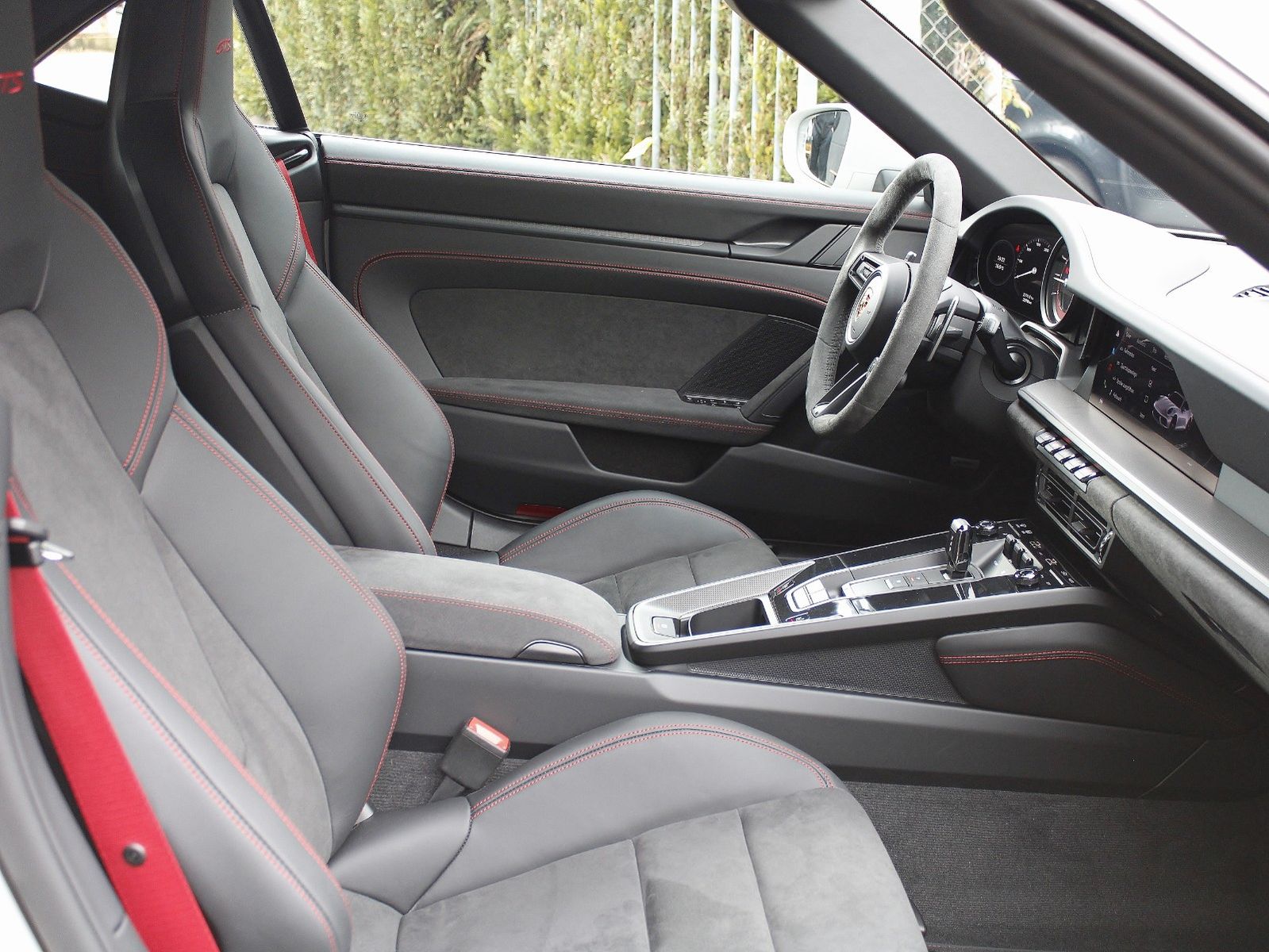 Porsche 992 GTS 4 CABRiO SPORTDESiGN *CARBON*21"TURBO*