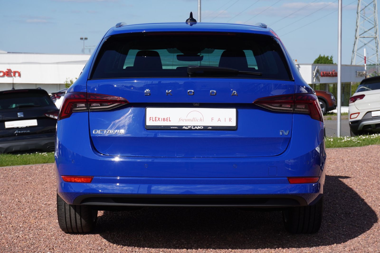 Skoda Octavia Combi 1.4 TSI iV Style - Samsaru's Car Outlet