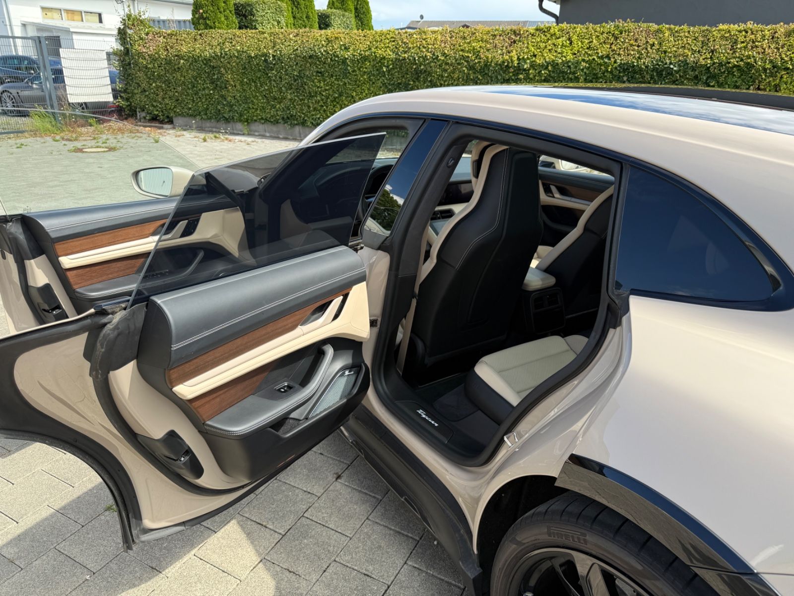 Porsche Taycan Cross Turismo Turbo S Exclusiv Manufaktur