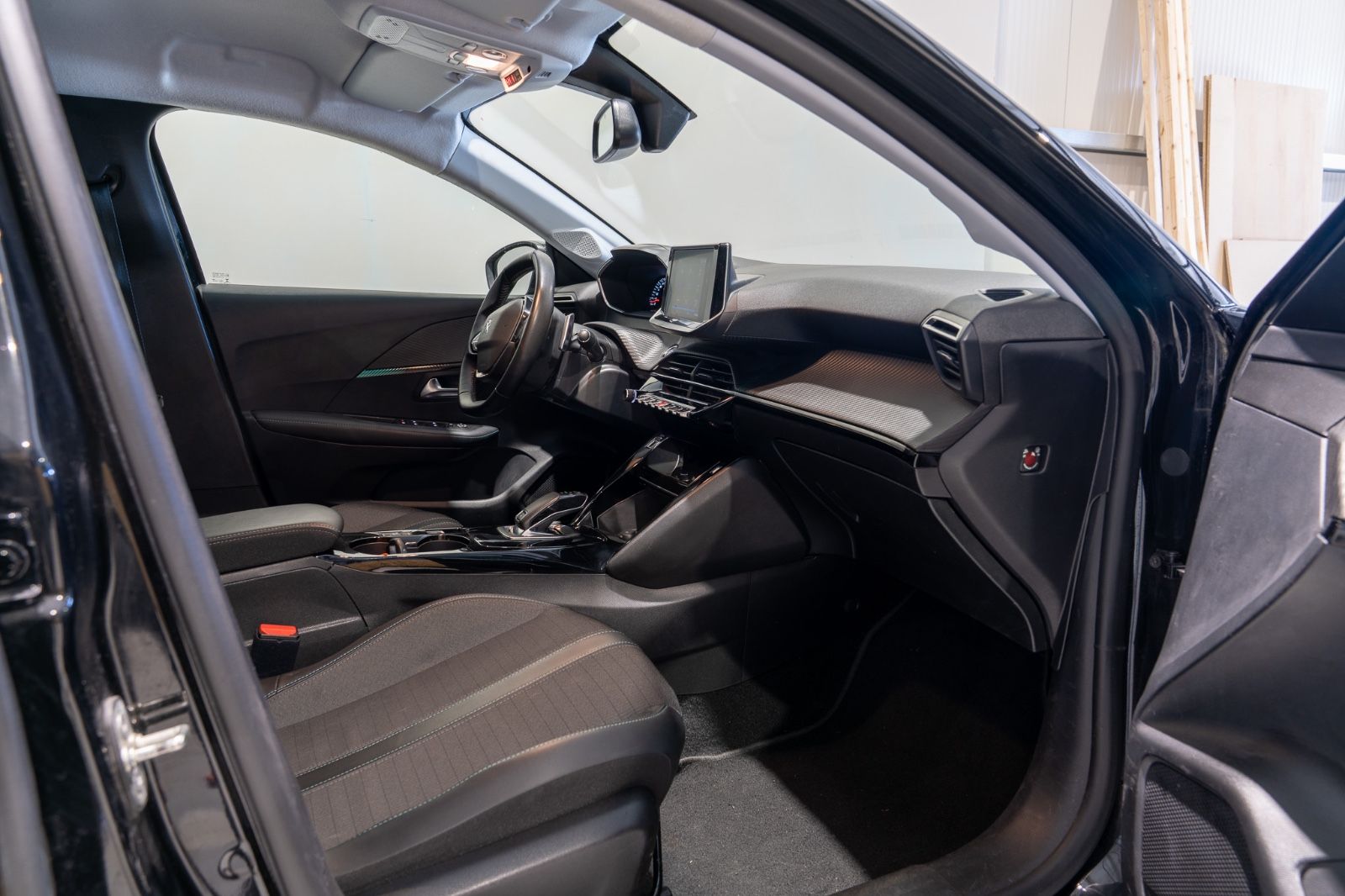 Peugeot 208 Allure - Samsaru's Car Outlet