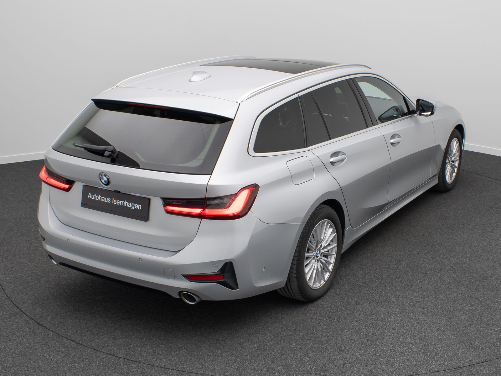 BMW 320d SportLine - Samsaru's Car Outlet