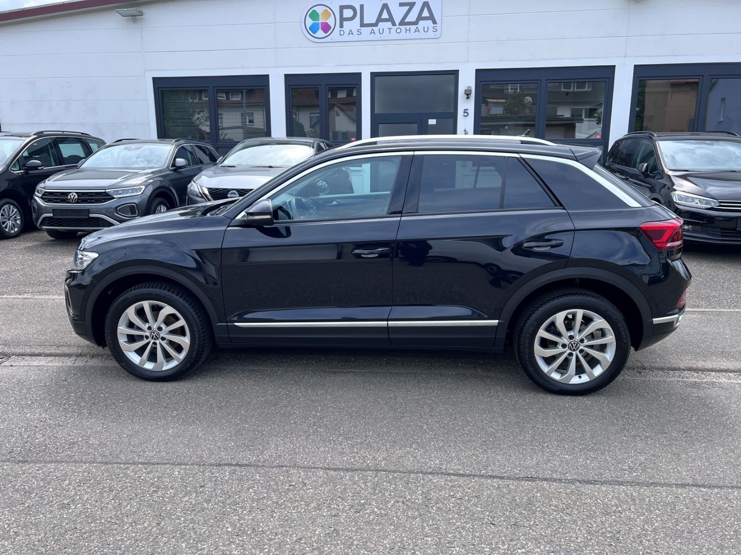 Volkswagen T-Roc 1.0TSI Style - Samsaru's Car Outlet