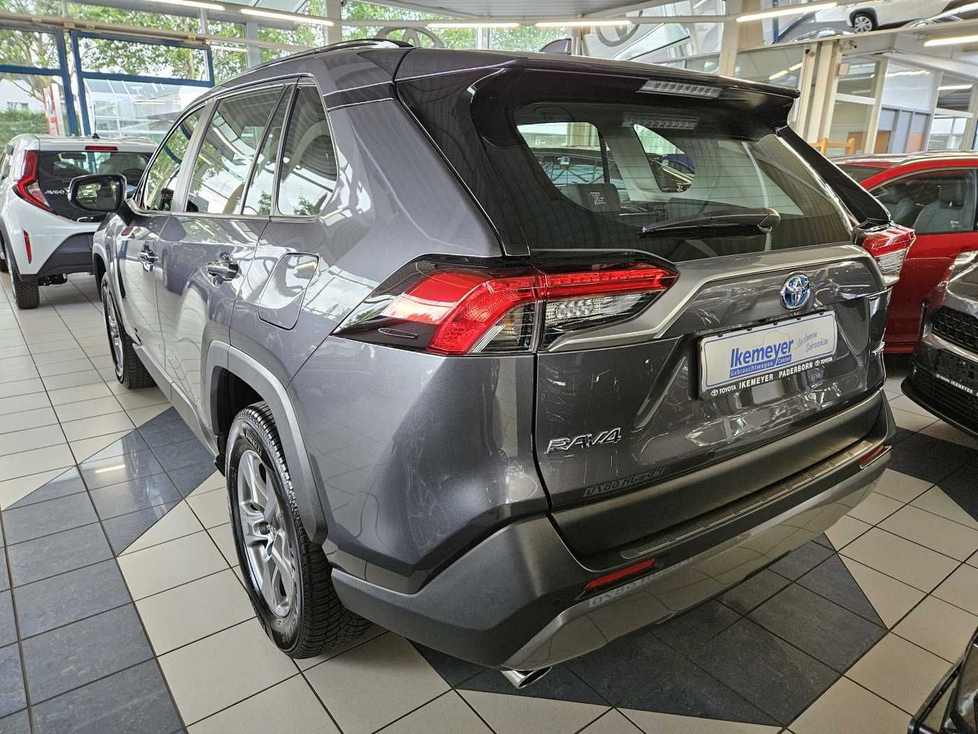 Toyota RAV4 2.5 Hybrid Business Edition - Samsaru's Car Outlet