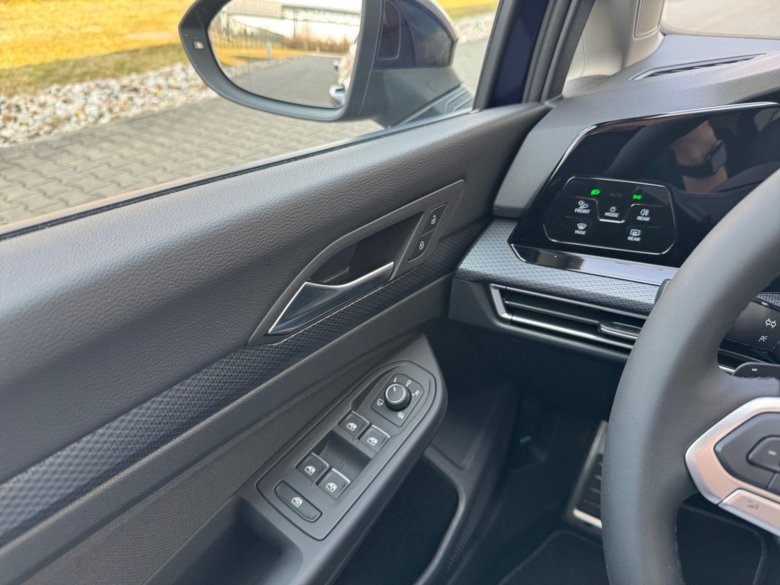 Volkswagen Golf VIII 2.0 TDI United DSG - Samsaru's Car Outlet