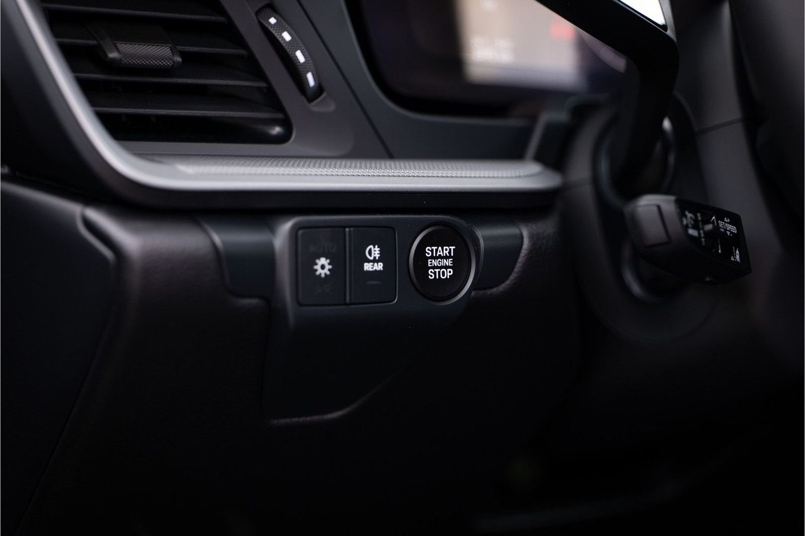 Porsche 992 3.0 Carrera - Samsaru's Car Outlet