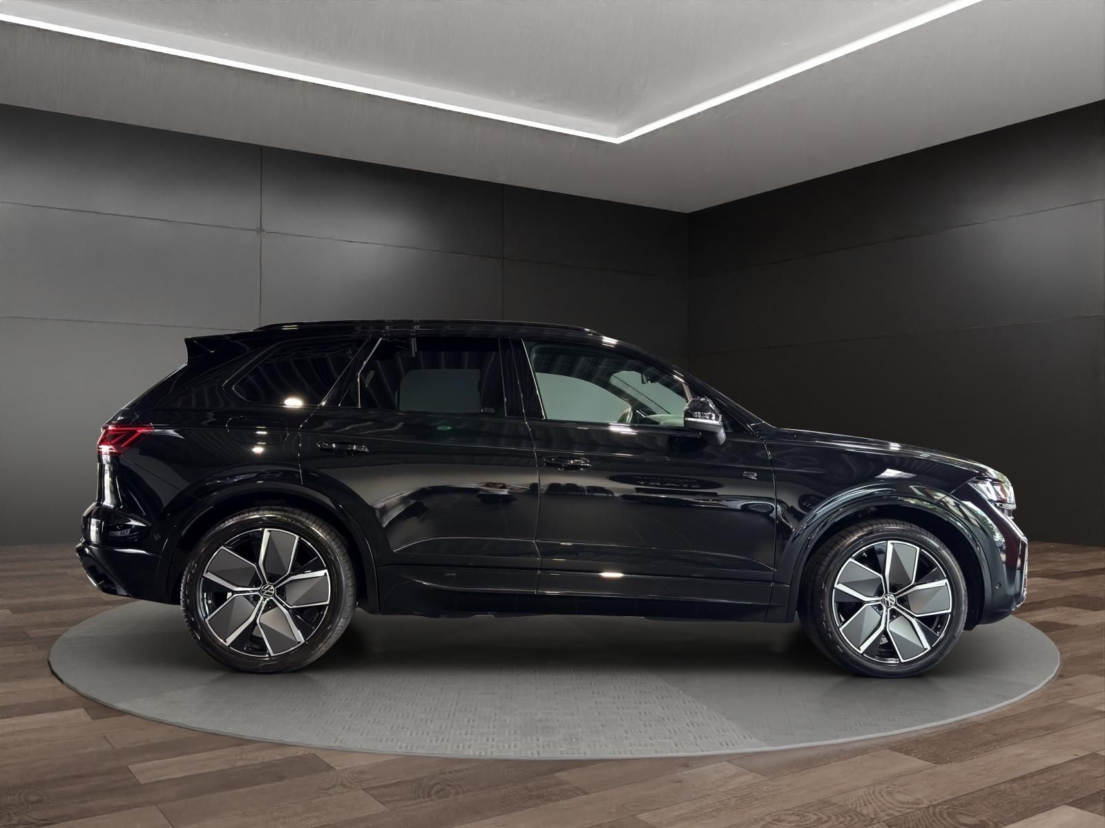 Volkswagen Touareg 3.0 V6 TDI 4M R-Line*AHK*HuD*PANO*LEDER*