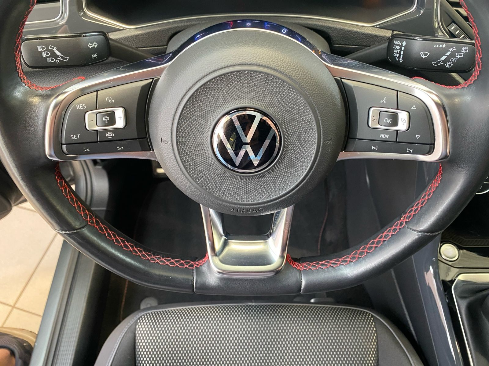 Volkswagen T-Roc Sport 1.5 TSI - Samsaru's Car Outlet