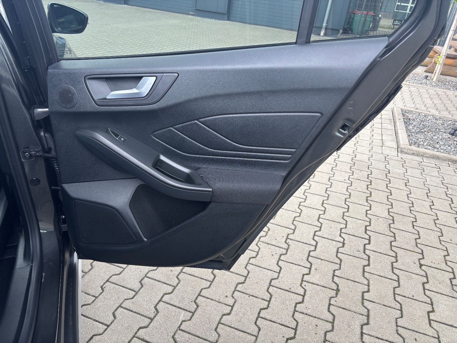 Ford Focus Turnier Active X*Led*HuD*Ahk*Kamera*ACC*