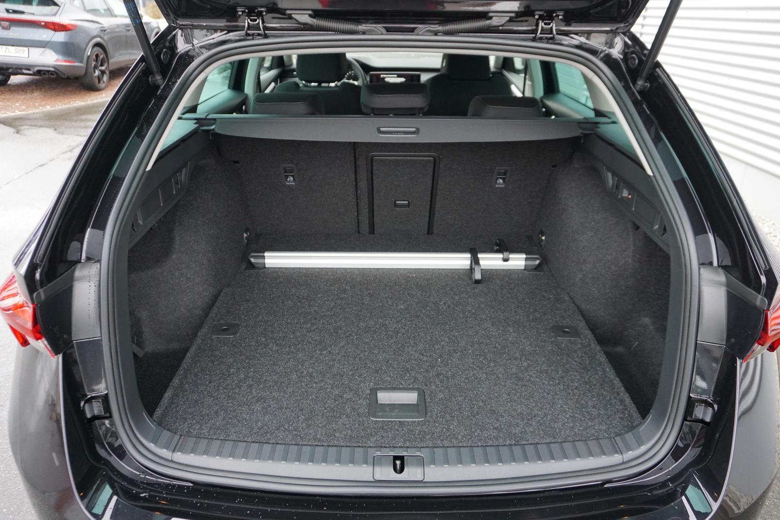 Skoda Octavia Combi Ambition 1.5 TSI - Samsaru's Car Outlet