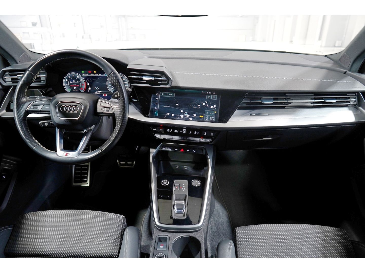 Audi A3 Sportback S line 45 TFSI e MatrixLED Business