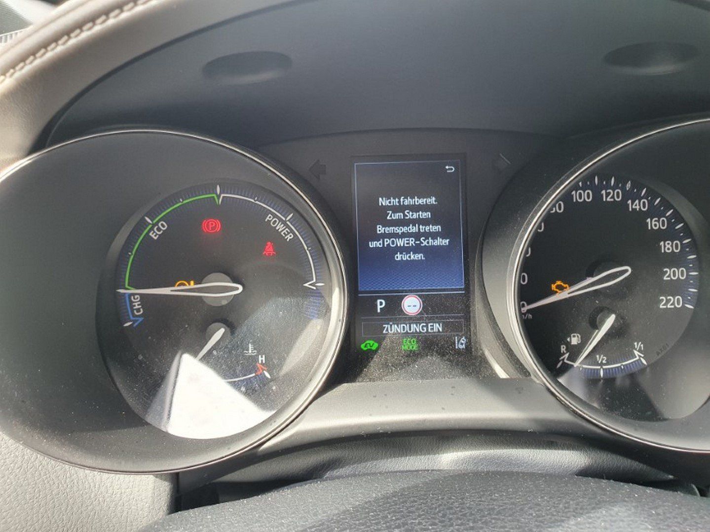 Toyota C-HR 2.0 Hybrid Lounge - Samsaru's Car Outlet