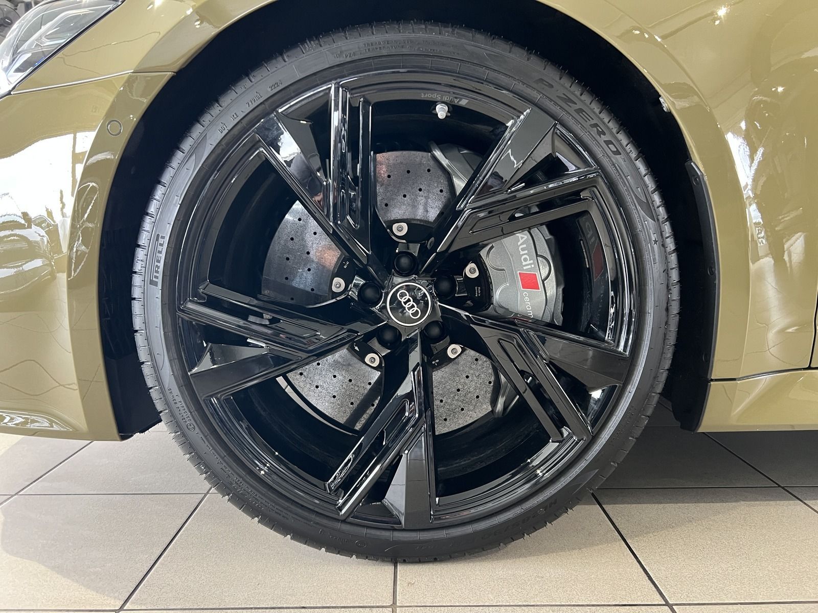 Audi RS6 UPE189k INDIVIDUAL Carbon B&O Dynamik+ Laser