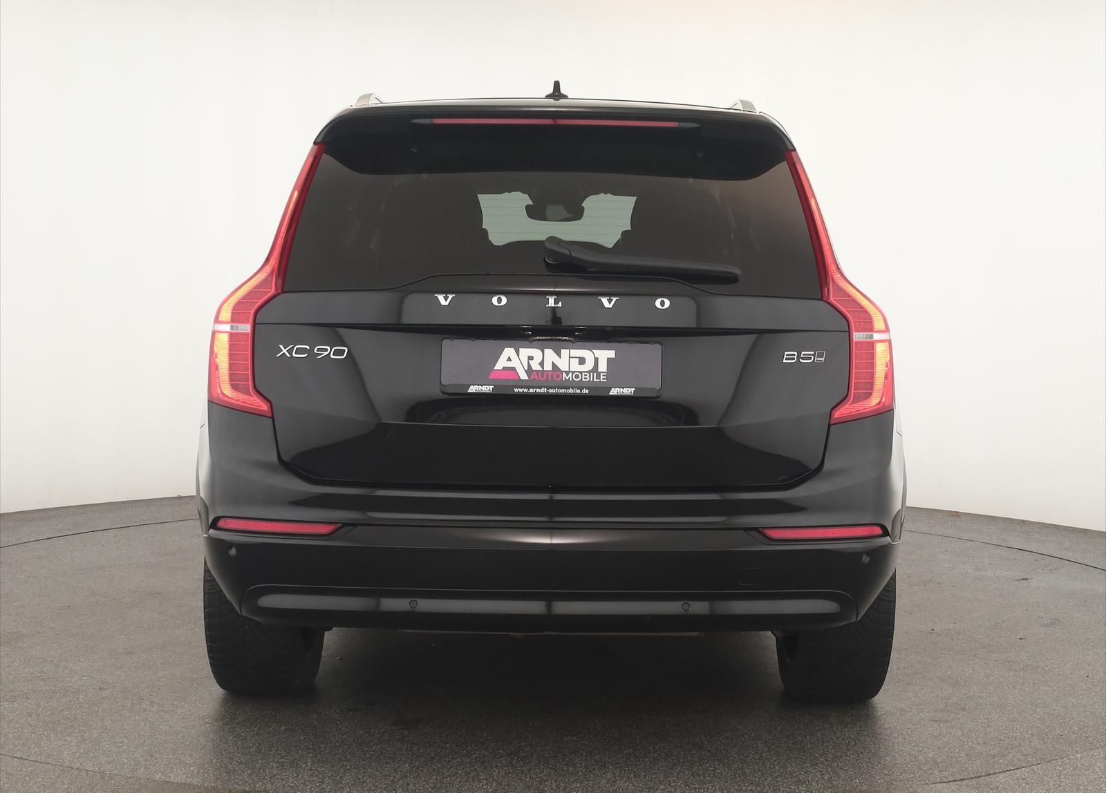 Volvo XC90 B5 AWD Core 7S LED Navi SHZ ACC Kam 20" AHK