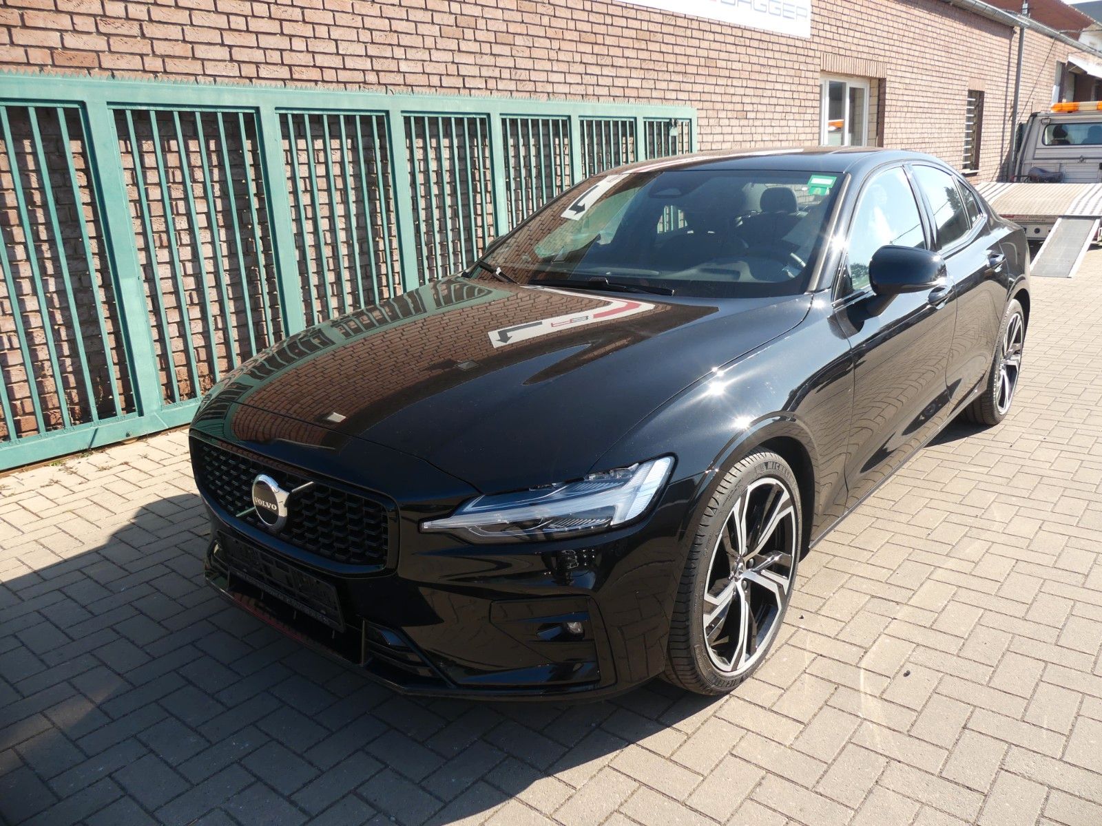 Volvo S60 Lim. Plus Dark Automatik