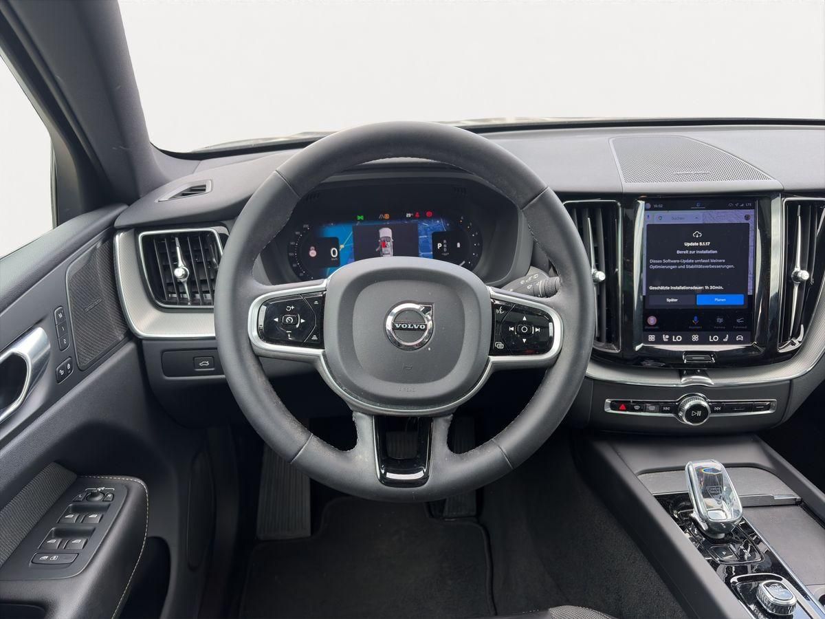 Volvo XC60 B4 AWD Plus Dark 360° PANO AHK H/K LED 20"