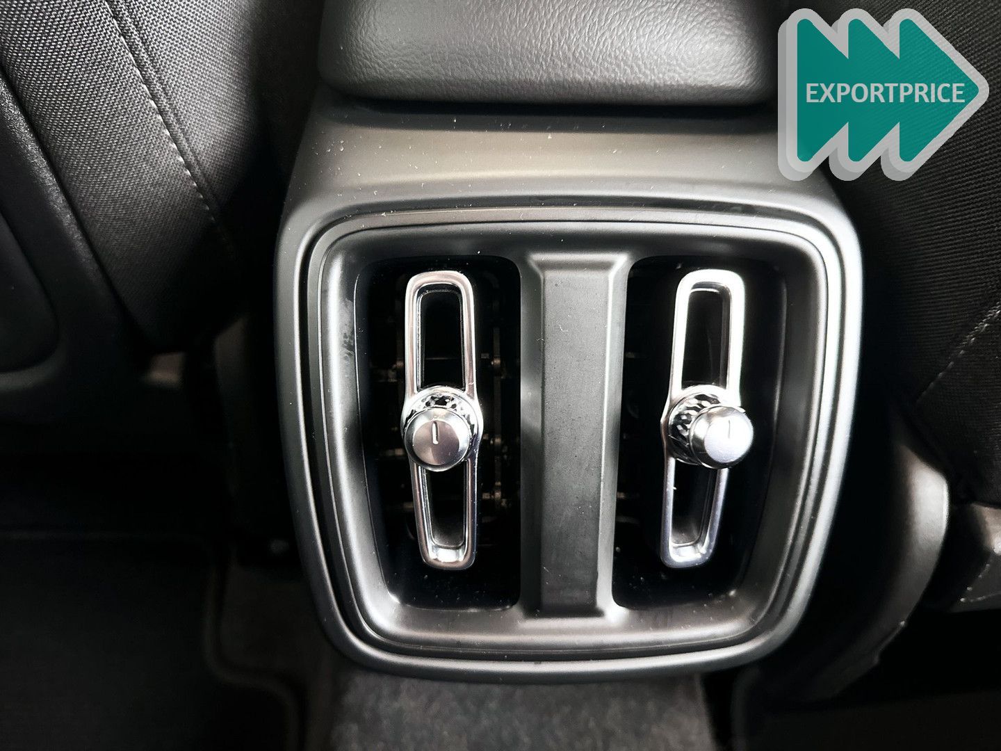 Volvo XC40 B4 Aut. Plus Dark | Stoel- en Stuurverwarmi