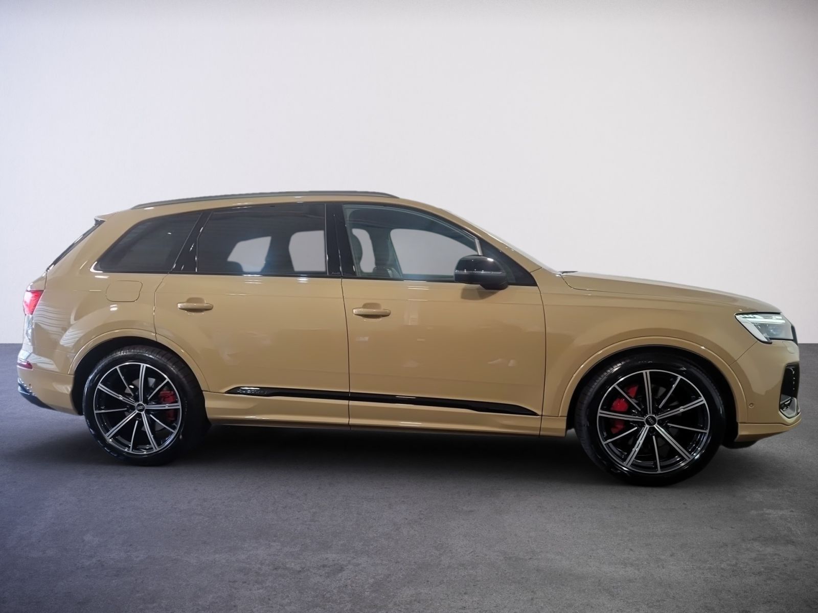 Audi Q7 50 TDI QUATTRO S LINE 7-SITZE +HD-MATRIX+AHK+