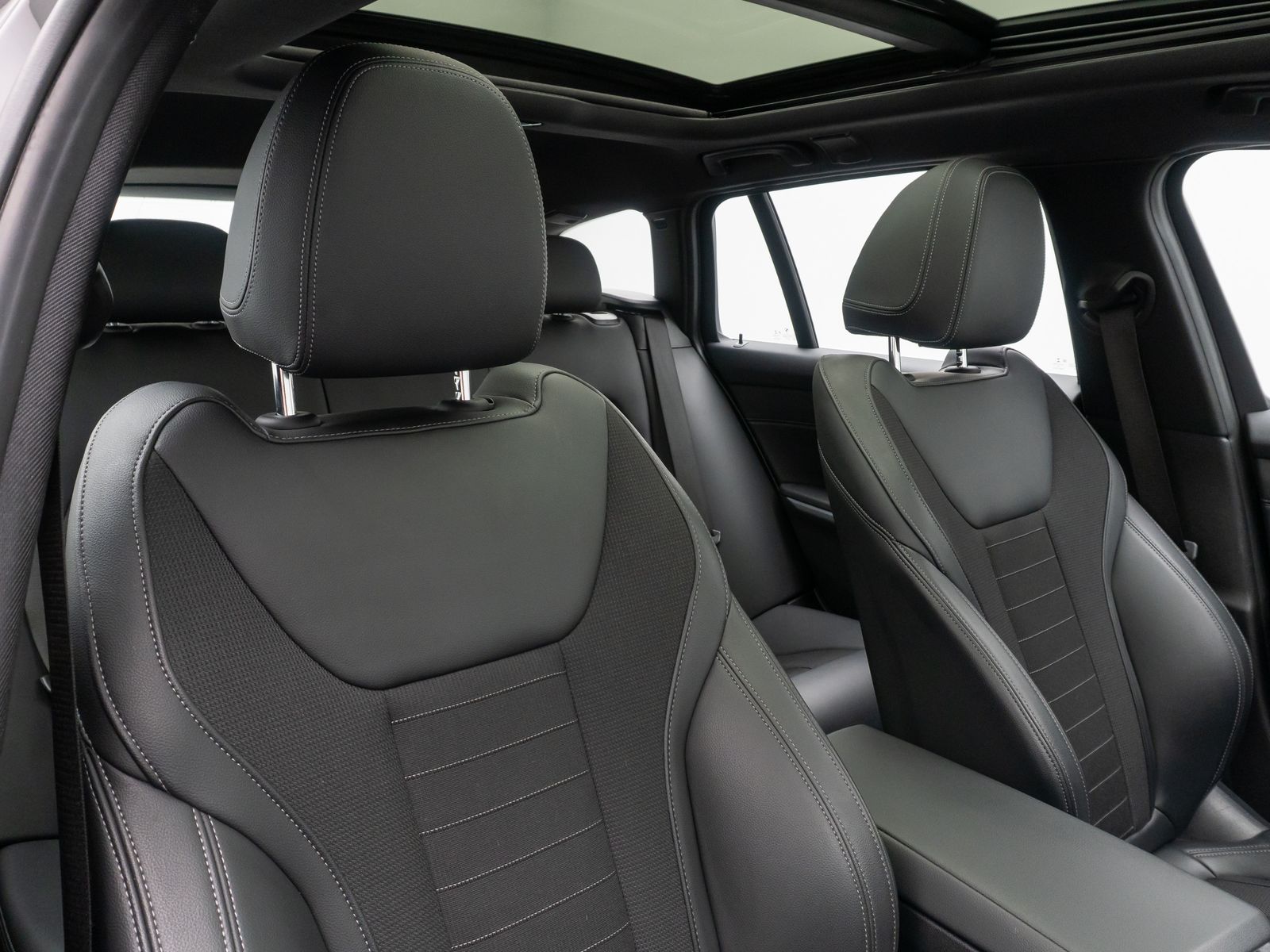 BMW 320d Sport Line - Samsaru's Car Outlet