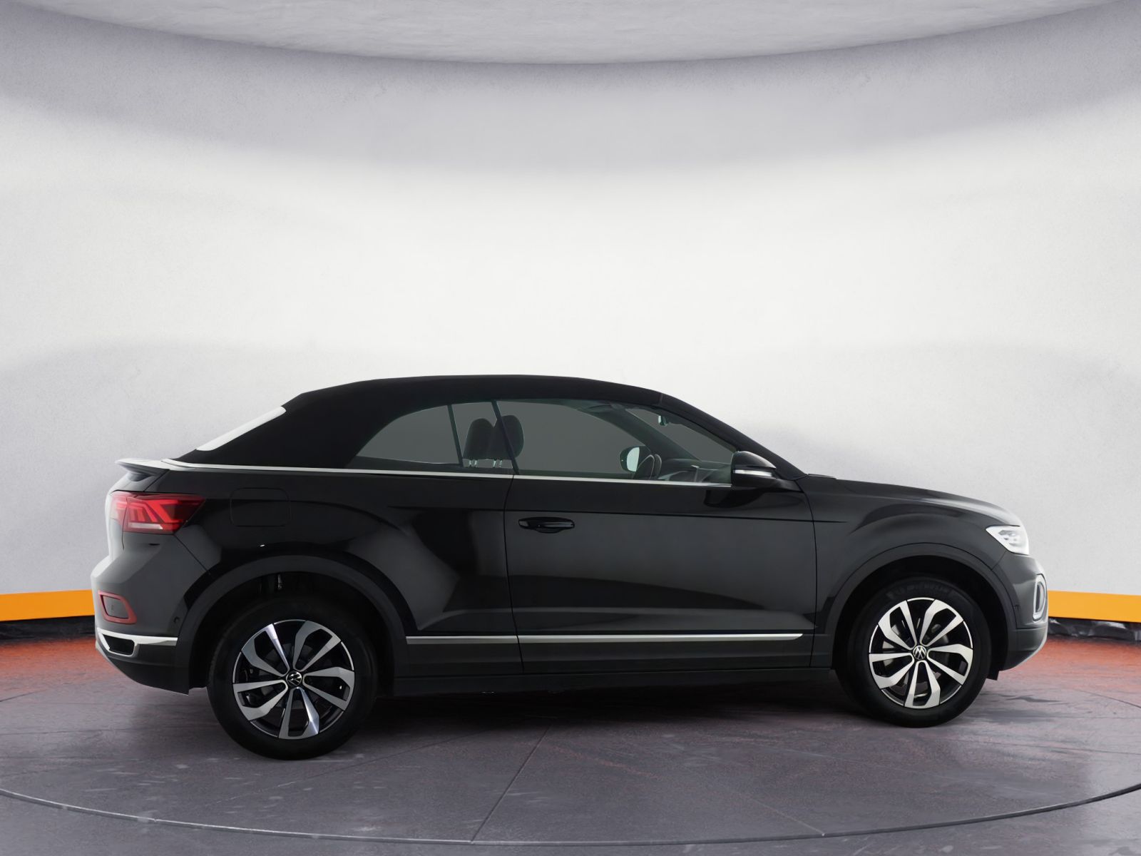 Volkswagen T-Roc Cabriolet Style 1.5 TSI DSG - Samsaru's Car Outlet