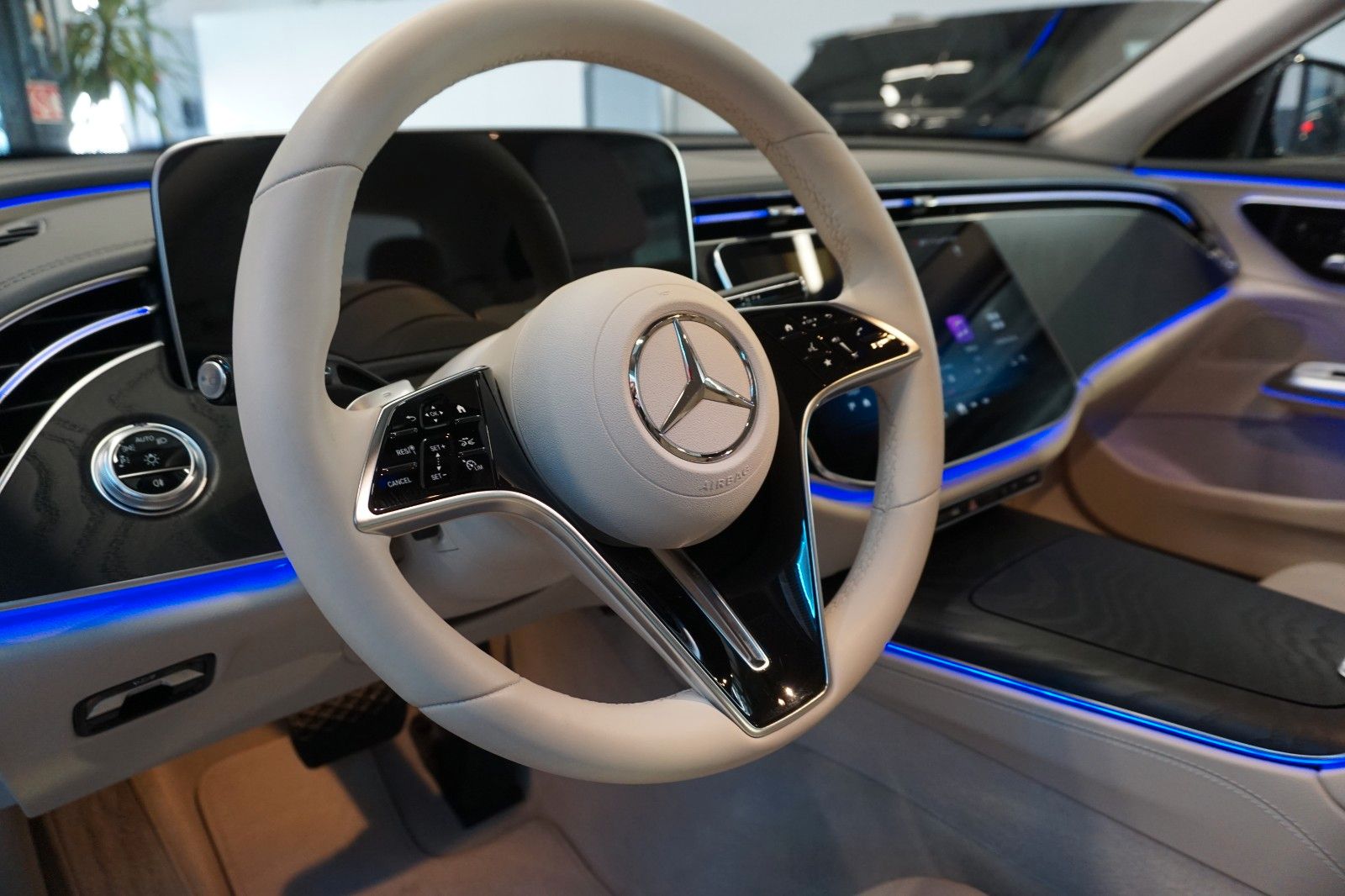 Mercedes-Benz E 220 d Avantgarde Advanced Plus - Samsaru's Car Outlet