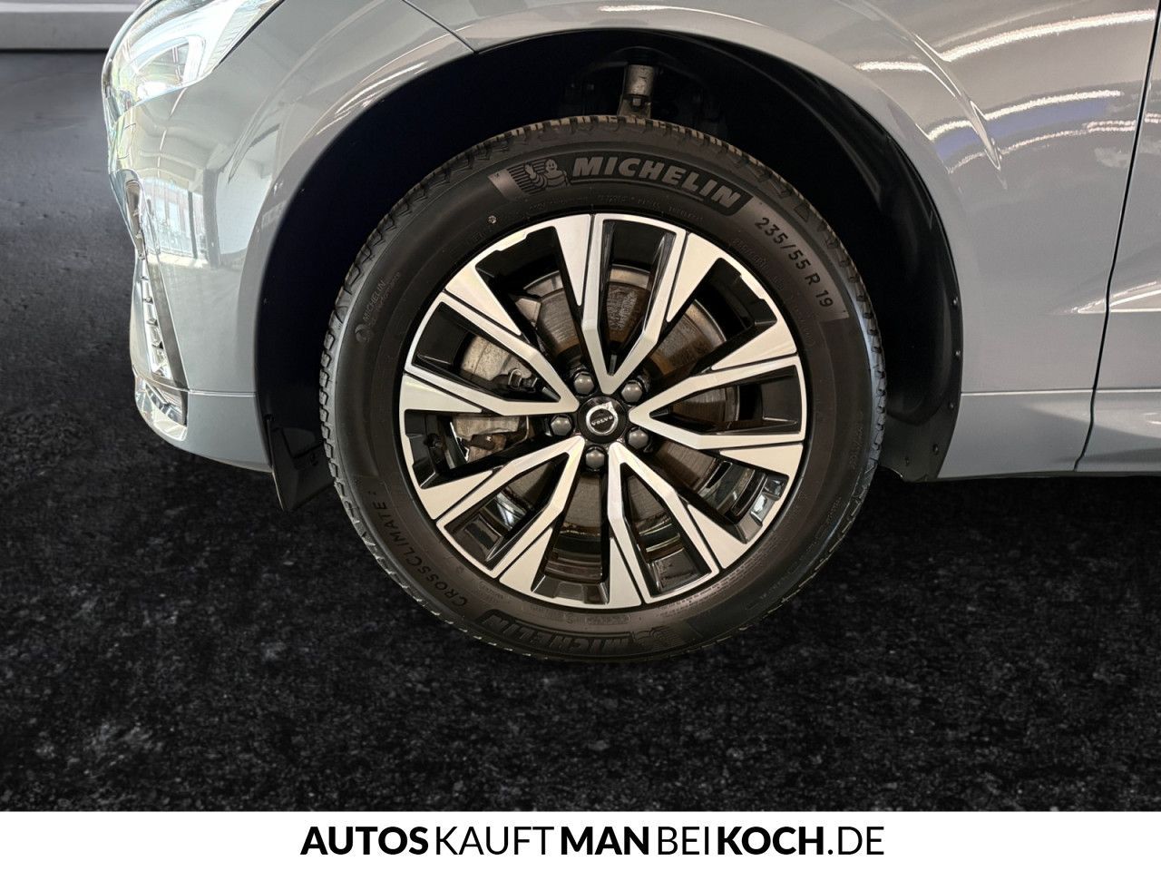 Volvo XC60 B5 AWD PlusDark ACC BLIS AHK VLED 4xSHz H&K