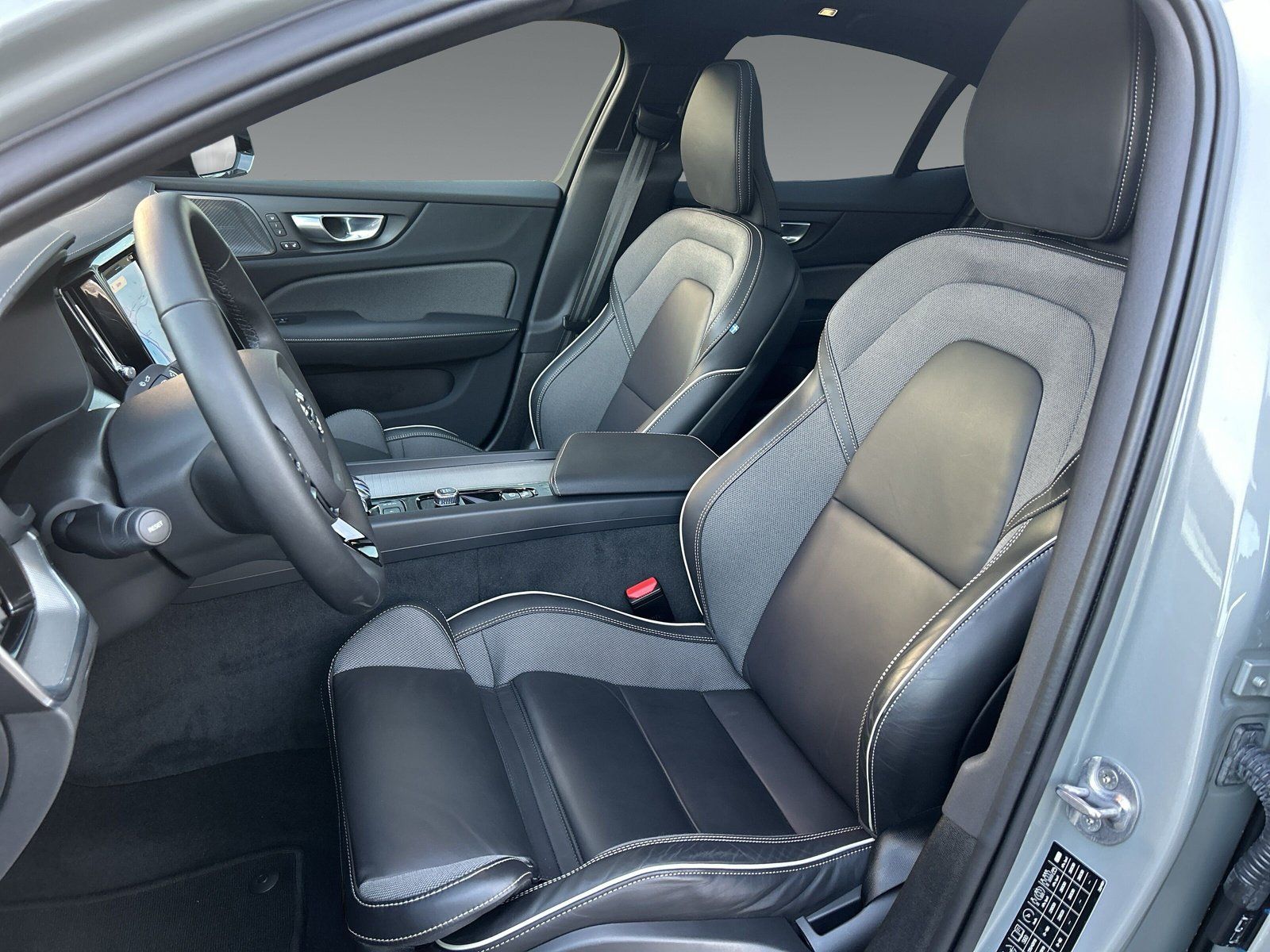 Volvo S60 B5 Ultimate Dark AWD Geartronic+HeadUp+Winte