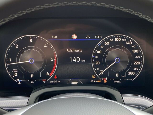 Volkswagen Touareg 3.0 TDI R-Line - Samsaru's Car Outlet