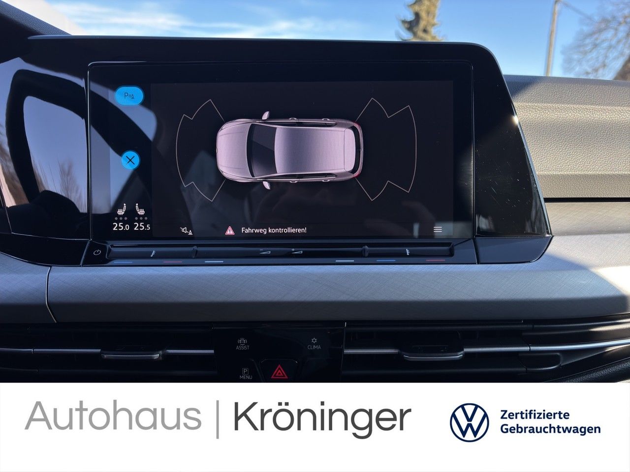 Volkswagen Golf VIII 1.5 TSI Life - Samsaru's Car Outlet