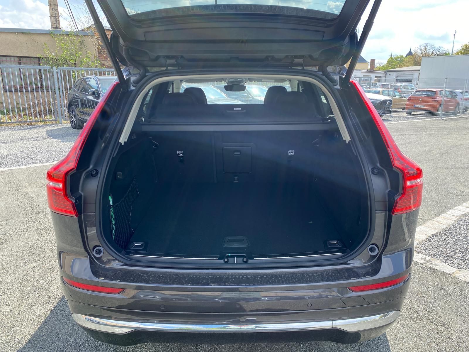 Volvo XC60 B4 AWD Plus Bright 20" 4xSHZ ACC LED STHZ