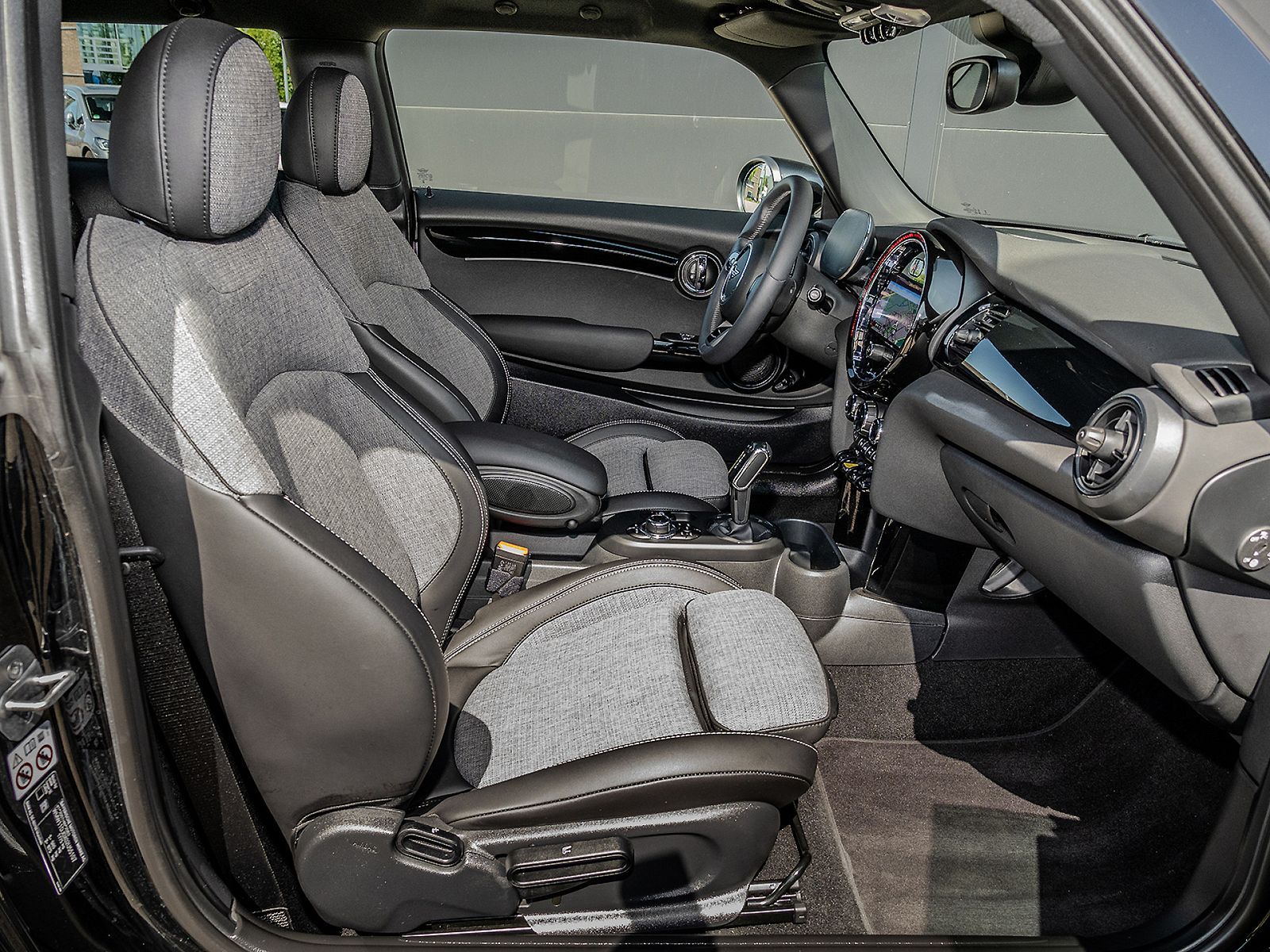 MINI Cooper SE 3-T - Samsaru's Car Outlet