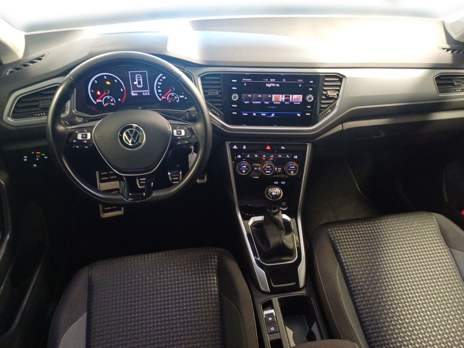 Volkswagen T-Roc Style - Samsaru's Car Outlet
