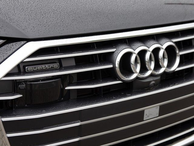 Audi A6 Avant 40 TDI quattro S line LM20 AHK ACC LED