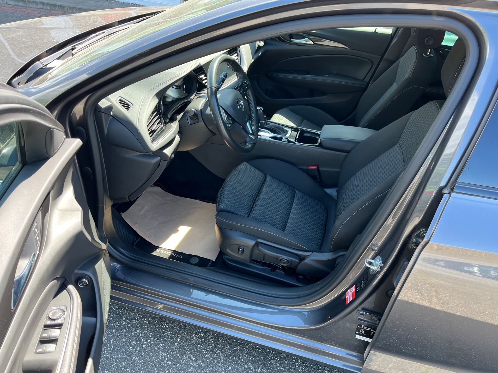 Opel Insignia B ST 1,5 D Aut. Business - Samsaru's Car Outlet