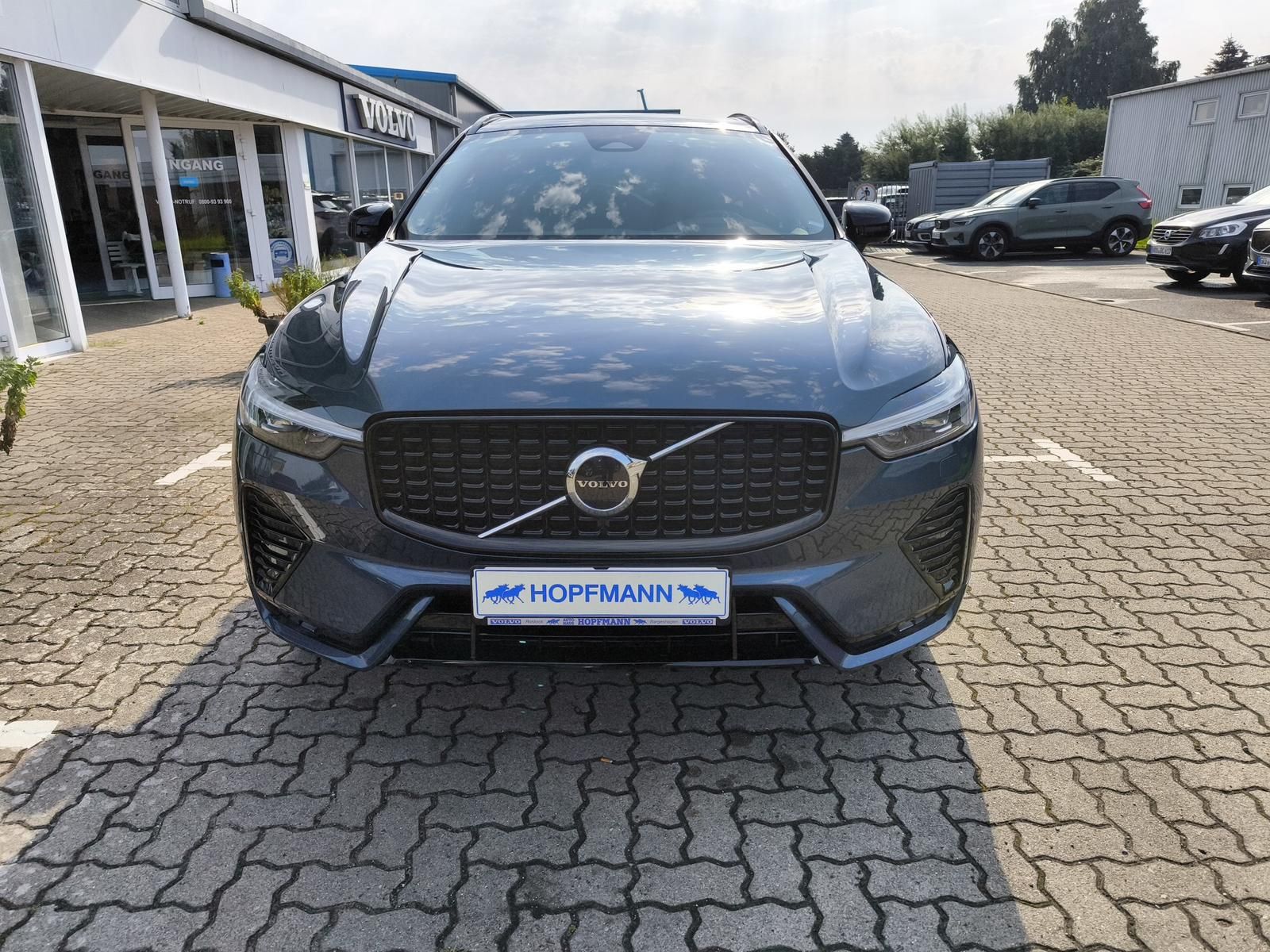 Volvo XC60 B4 Diesel AWD Aut. Plus Dark Standheizung