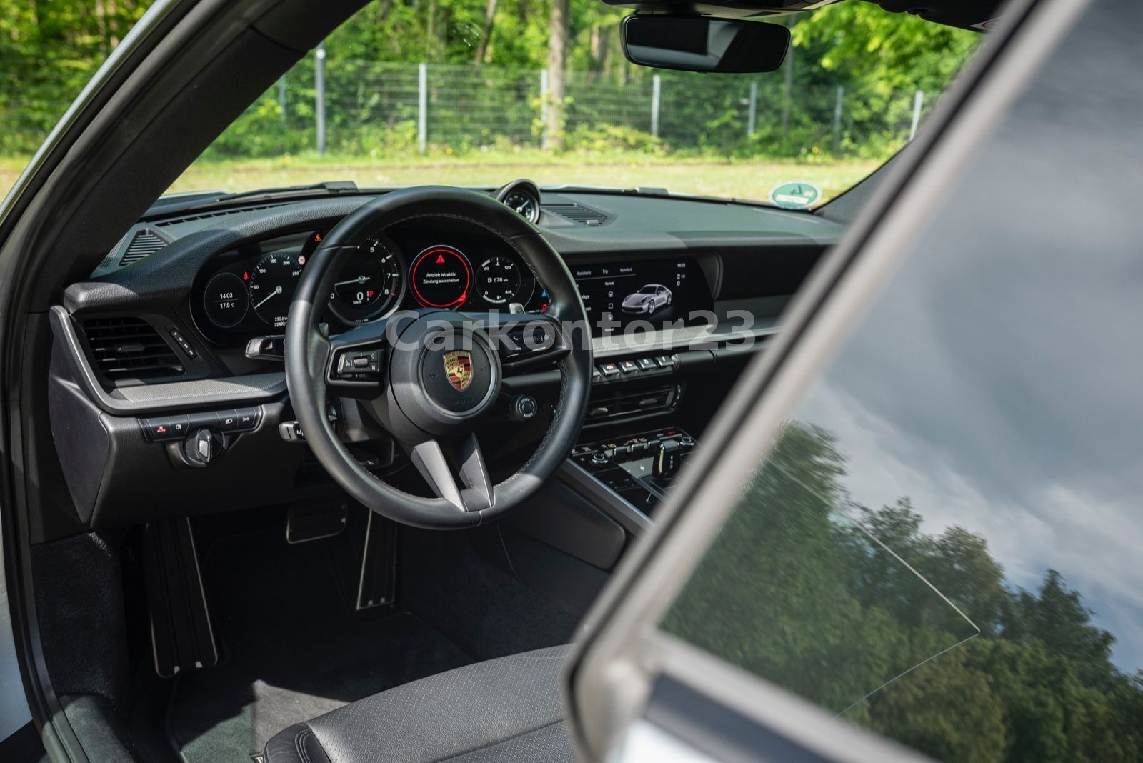 Porsche 992 Carrera - Samsaru's Car Outlet
