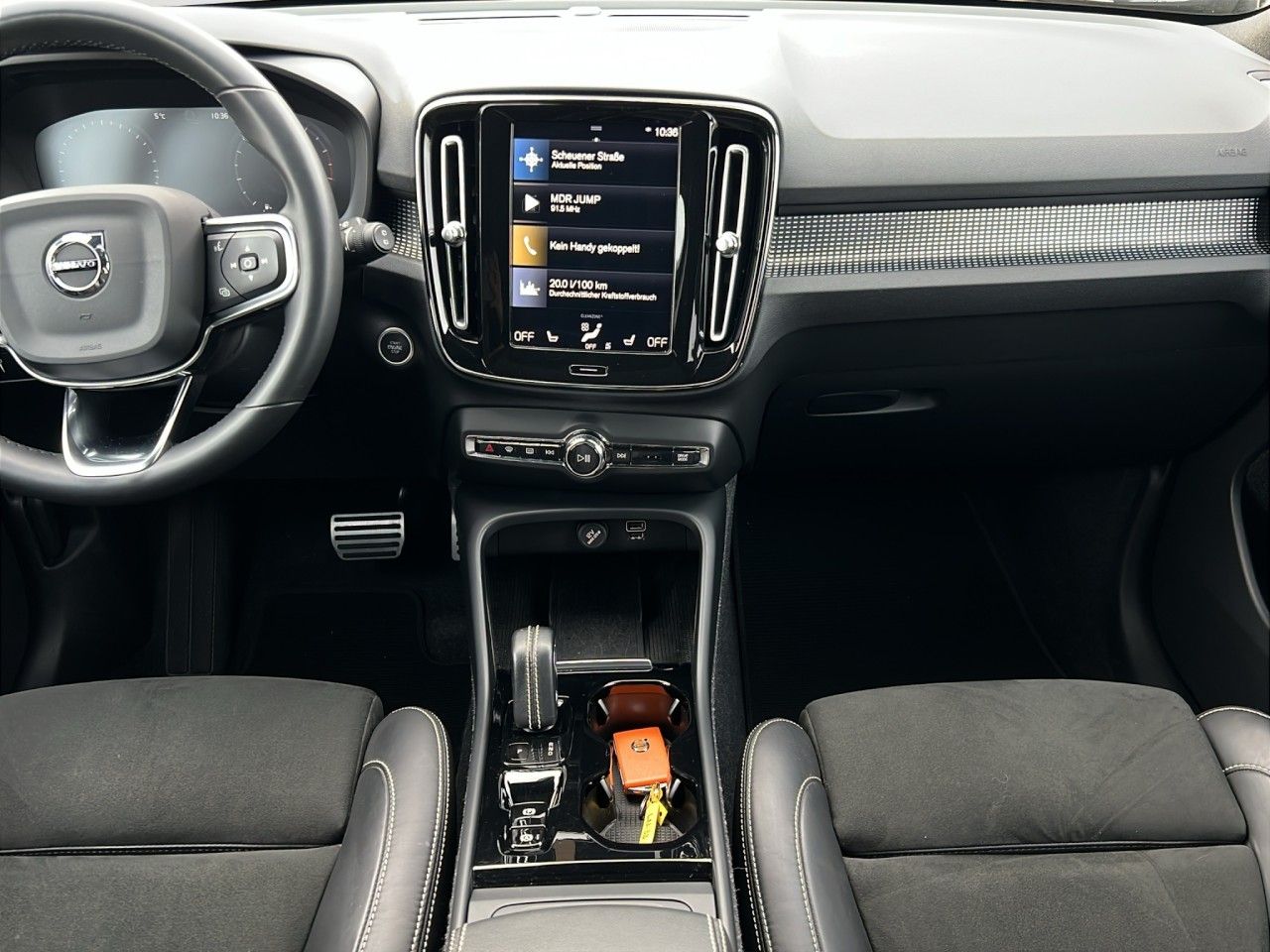 Volvo XC40 B5 R-Design AWD/Navi/LED/AHK/Pano/360K/19Zo