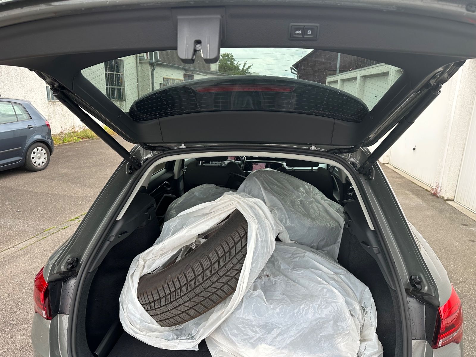 Audi Q3 35 TDI quattro advanced - Samsaru's Car Outlet