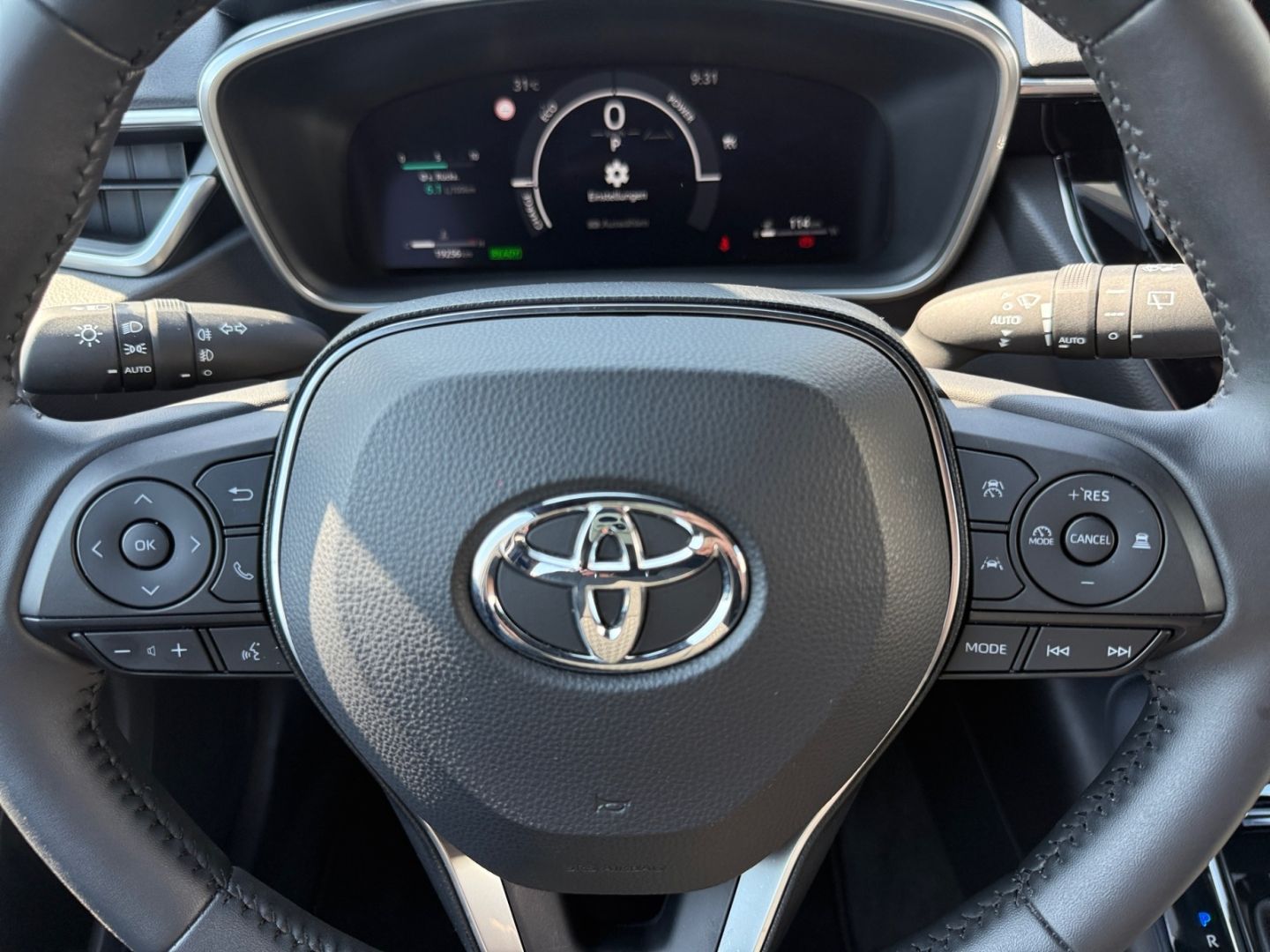 Toyota Corolla 1.8 Hybrid TS Business Edition *SHZ*CAM*