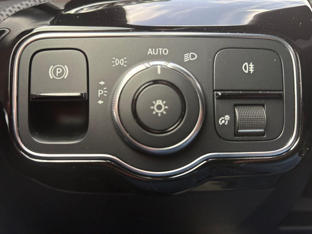 Mercedes-Benz A 200 - Samsaru's Car Outlet