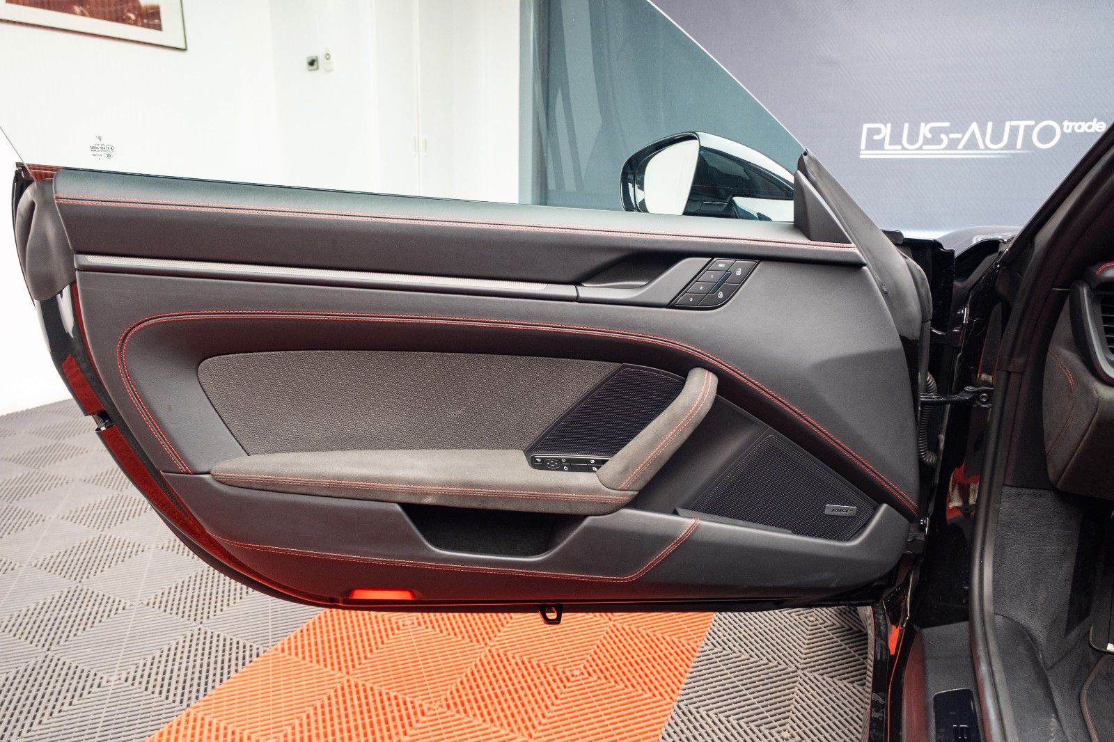 Porsche 911 Targa 4 GTS T-Hybrid