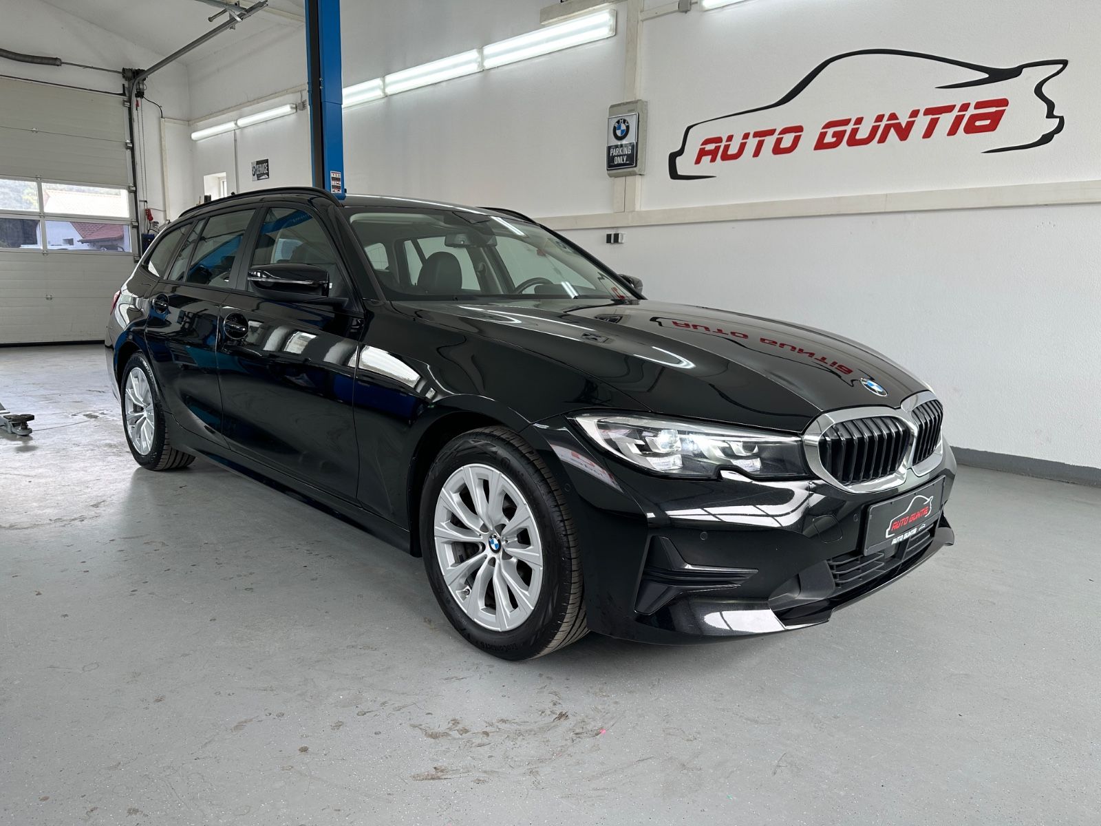 BMW 320 d Touring - Samsaru's Car Outlet