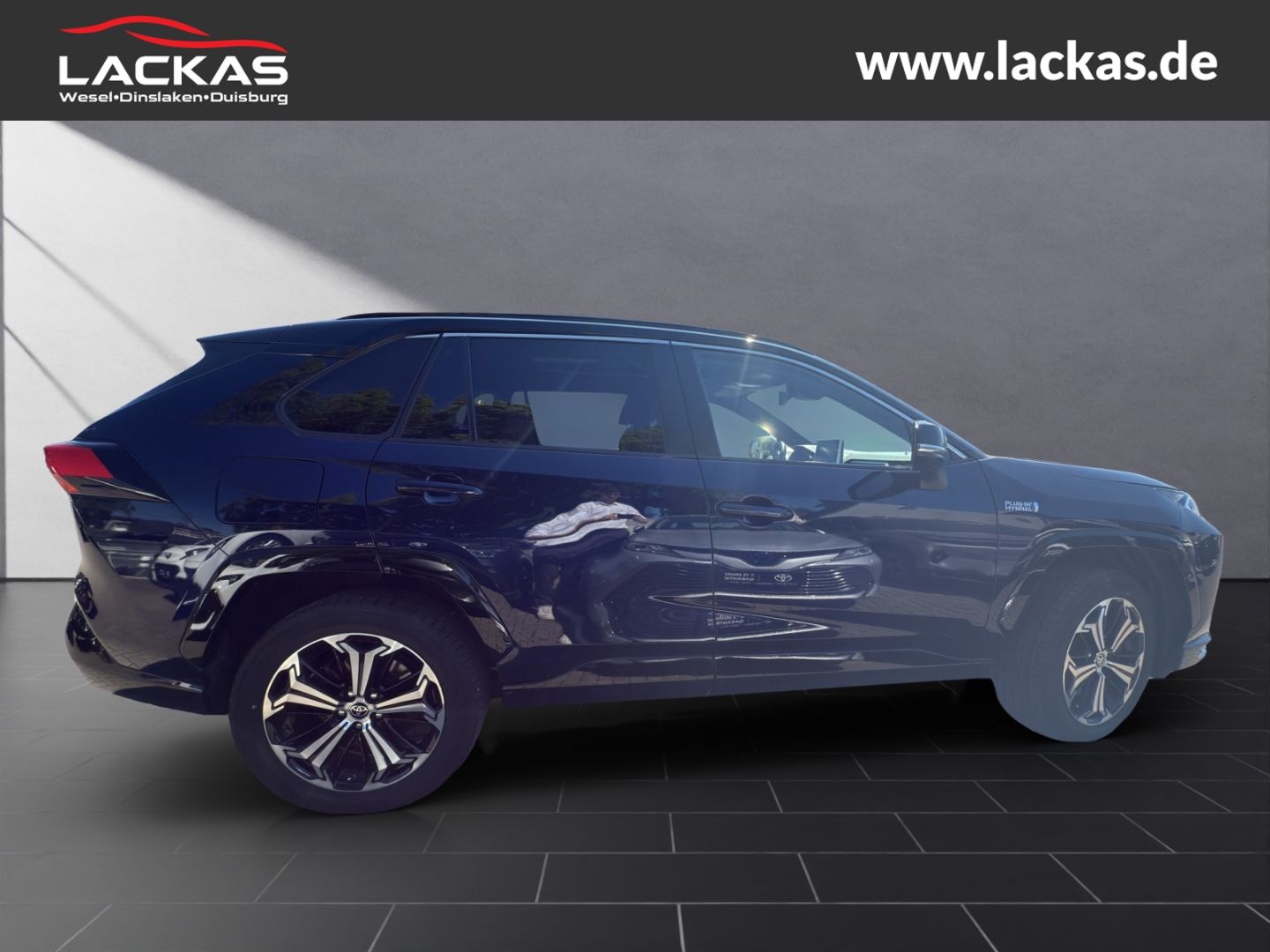 Toyota RAV 4 Plug-In Hybrid 4x4 - Samsaru's Car Outlet
