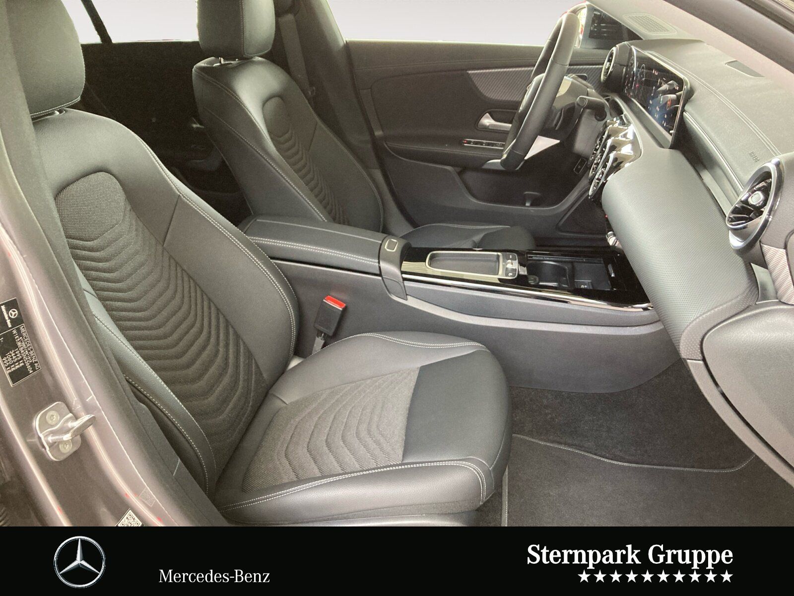 Mercedes-Benz CLA 180 Progressive - Samsaru's Car Outlet