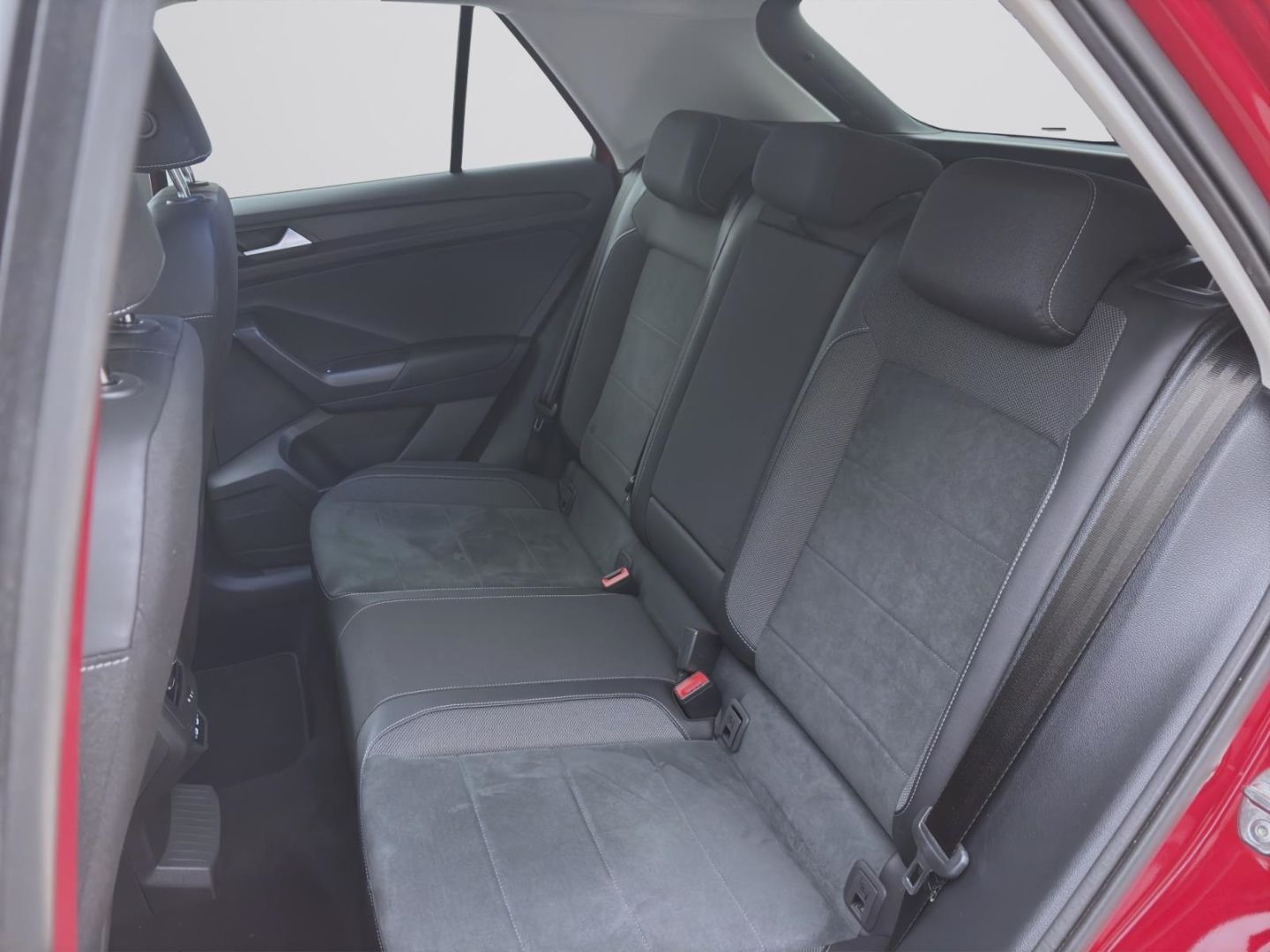 Volkswagen T-Roc 1.0 TSI STYLE - Samsaru's Car Outlet
