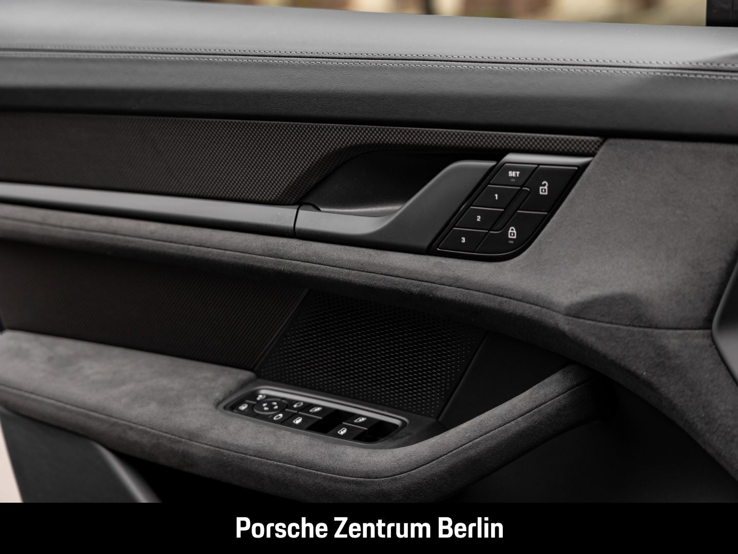 Porsche Taycan GTS Burmester HA-Lenkung Surround-View
