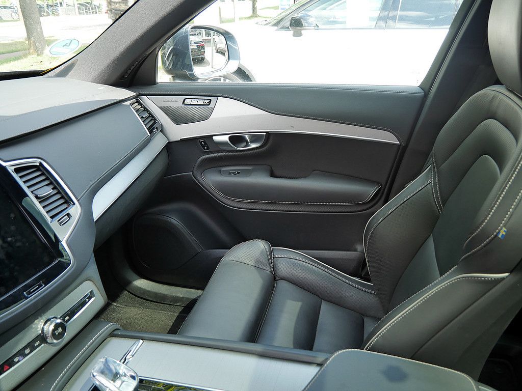 Volvo XC90 B5 AWD Plus Bright LUFTFEDERUNG 360° PANO