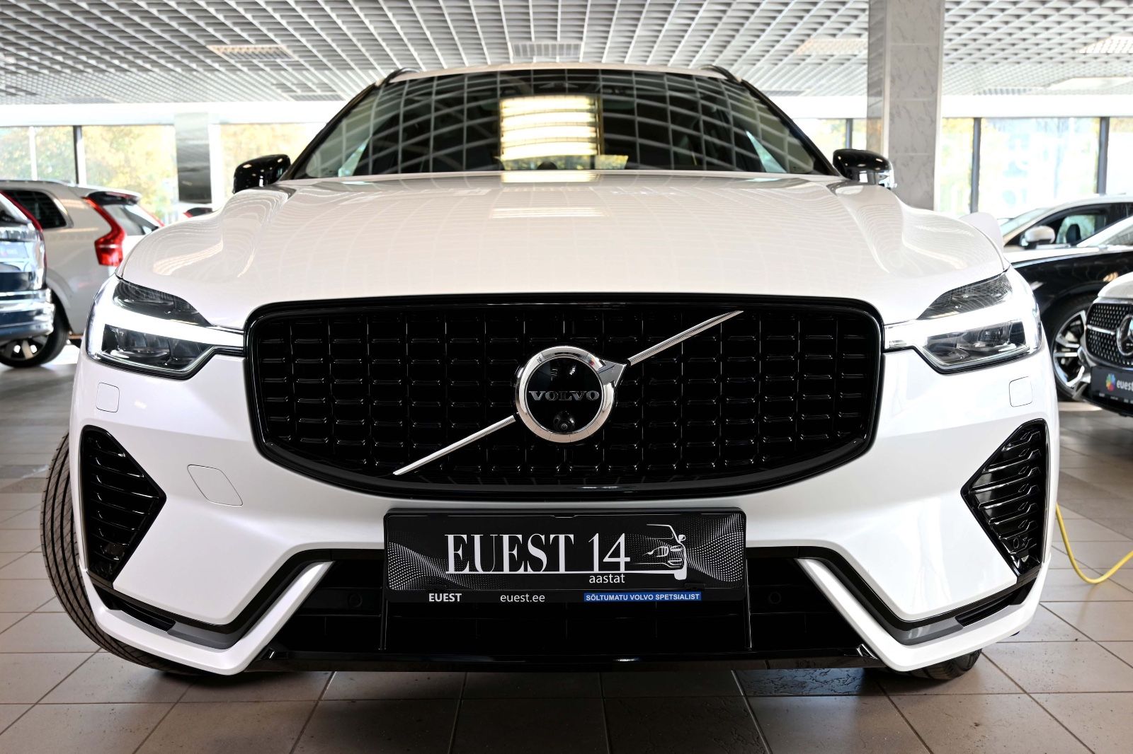 Volvo XC 60 T8 B&W HUD MASSAGE Ultra Dark FULL FULL