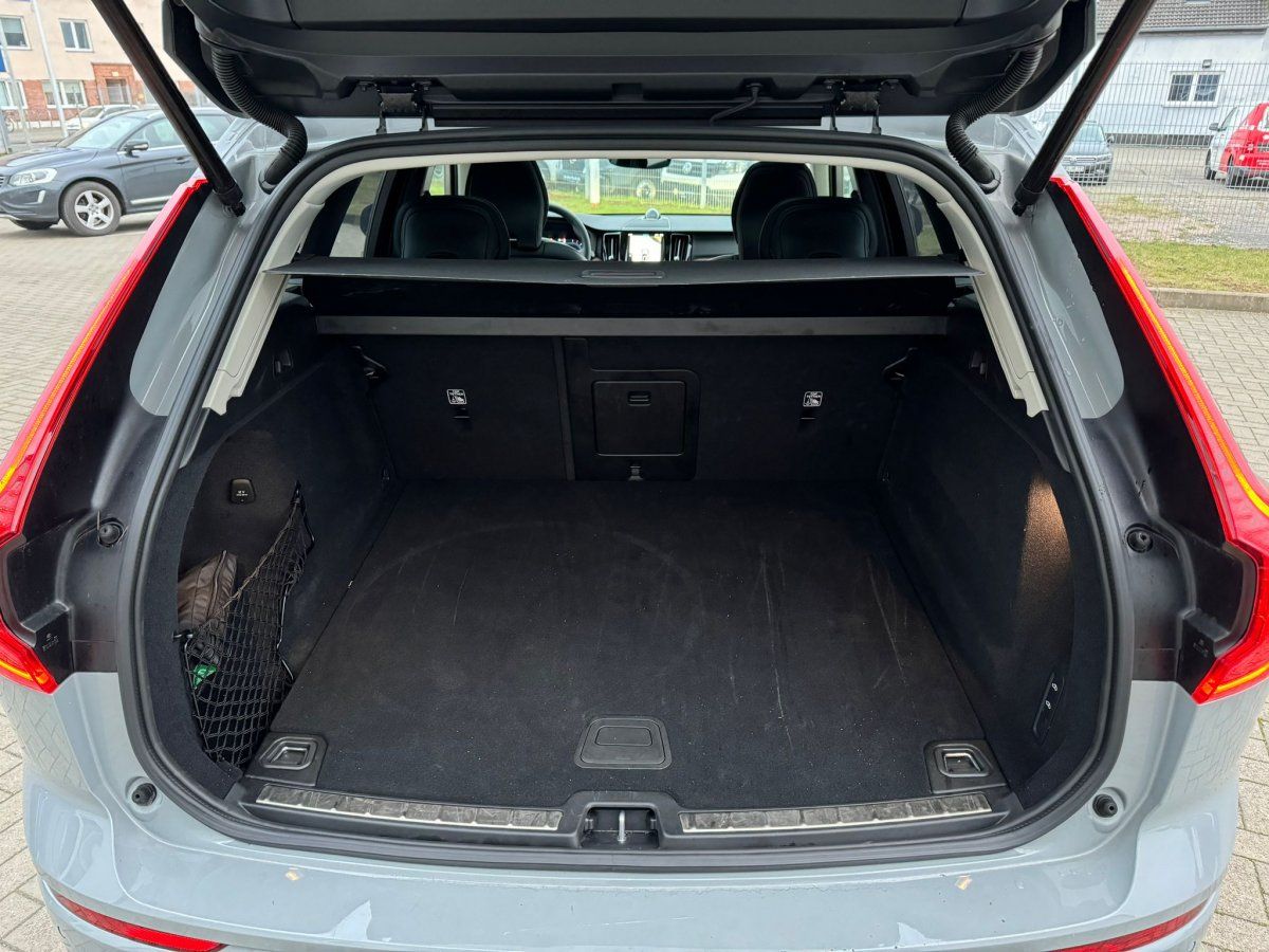 Volvo XC60 B5 AWD Ultimate Dark Luftfahrwerk Bowers &